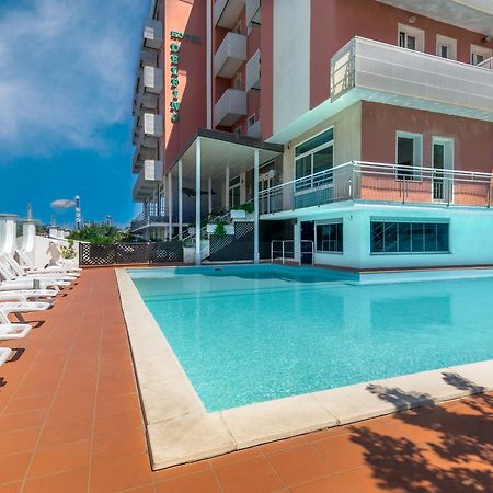 Hotel Delfino Milano Marittima Extérieur photo