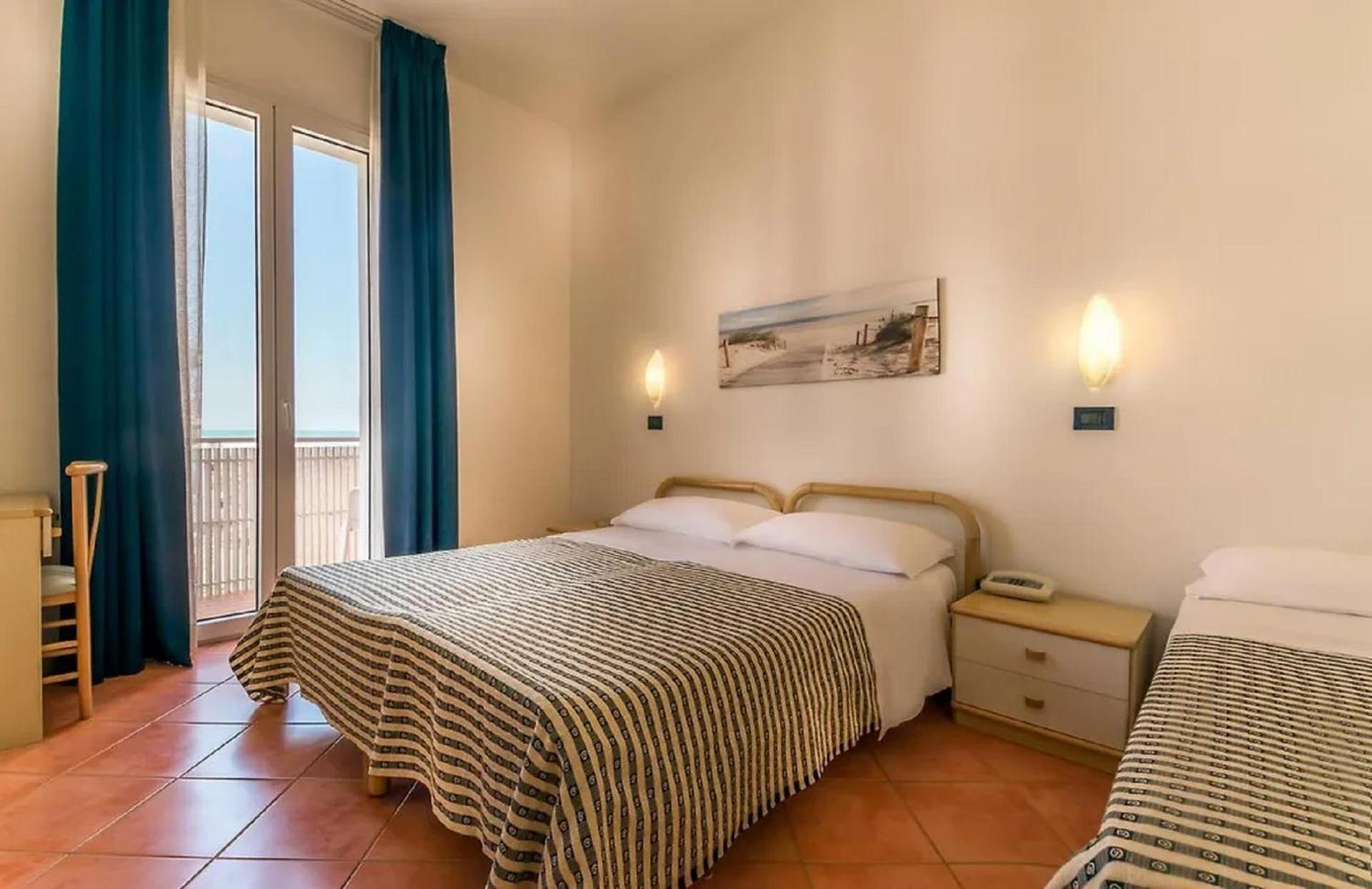 Hotel Delfino Milano Marittima Extérieur photo