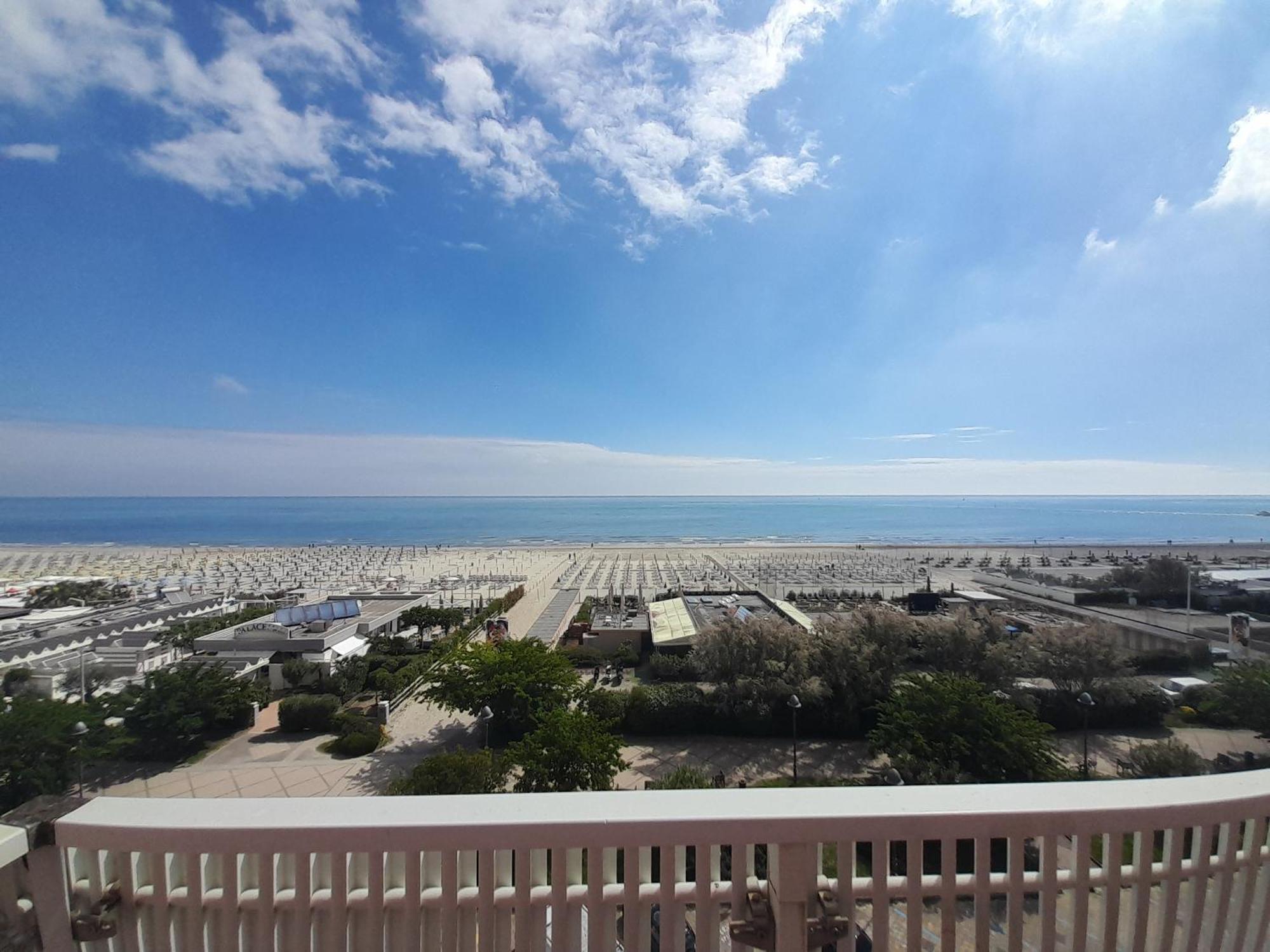 Hotel Delfino Milano Marittima Extérieur photo