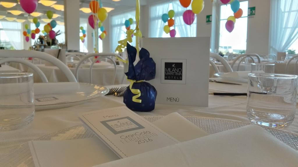Hotel Delfino Milano Marittima Extérieur photo