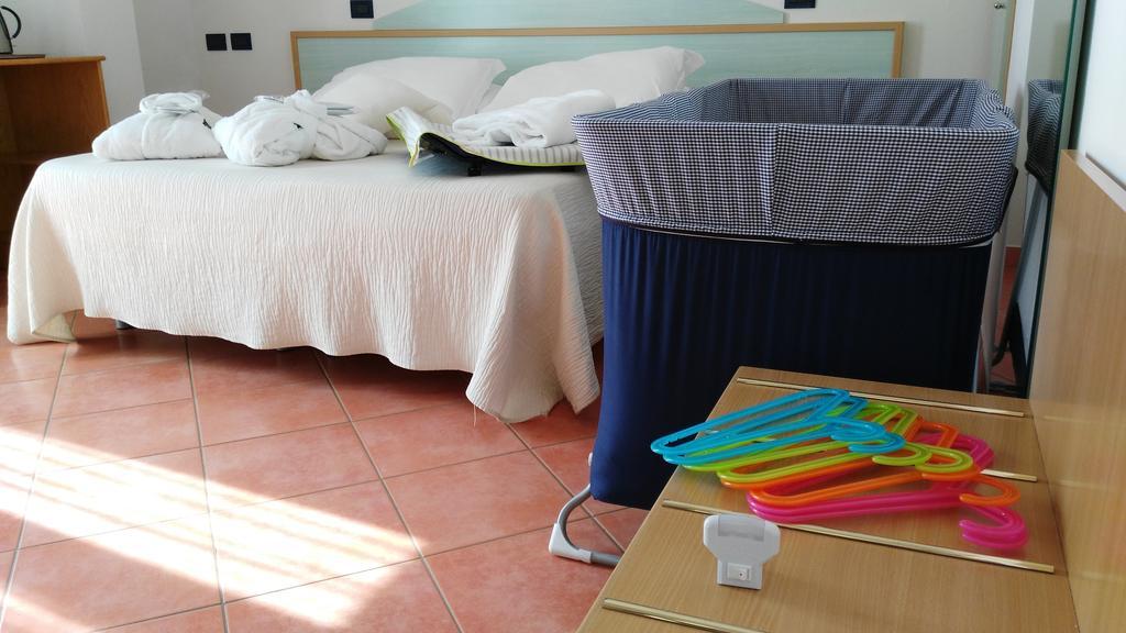Hotel Delfino Milano Marittima Extérieur photo